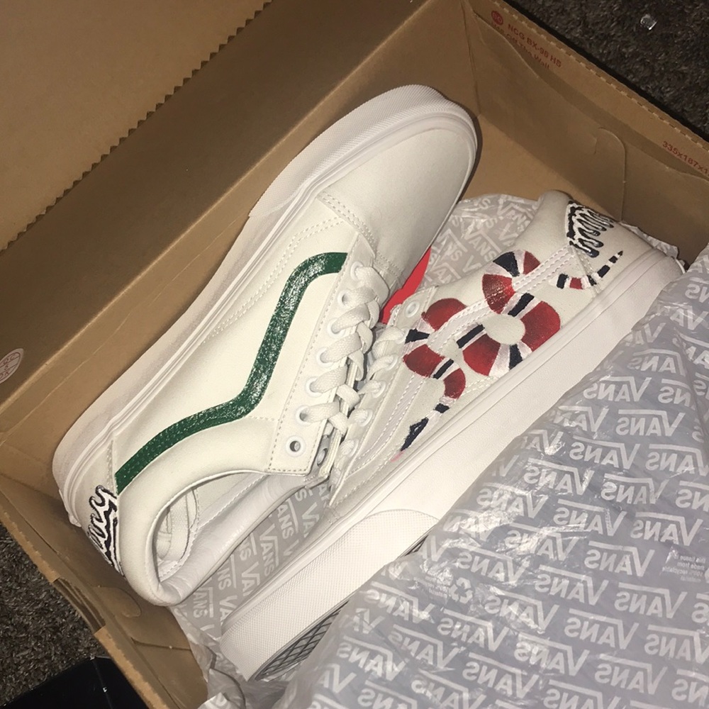 •HAND PAINTED VANS• - Picture 9 of 11